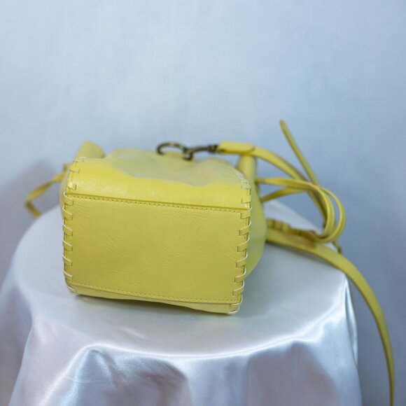 UNIVERSAL THREAD Drawstring Crossbody Bag Yellow - Picture 6 of 9